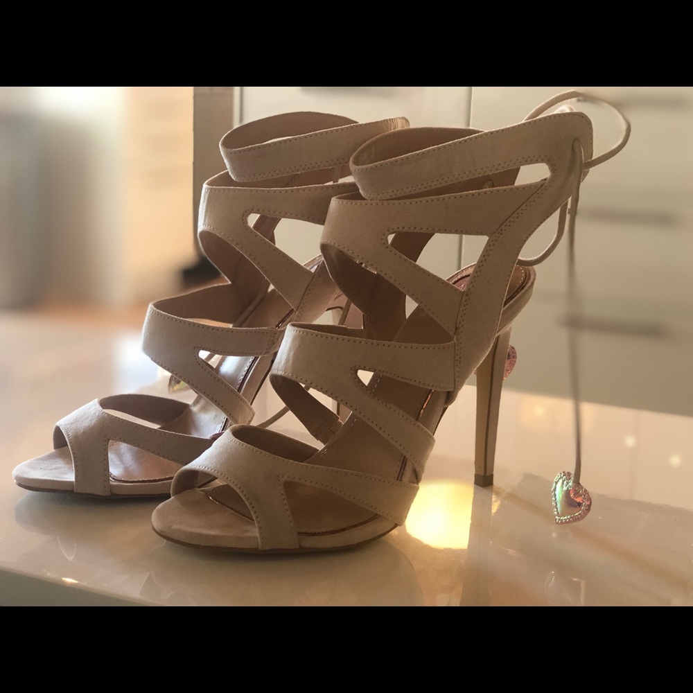 Heels size 39